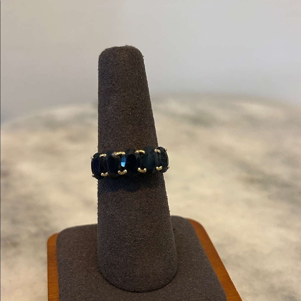 Stunning Vintage Dark Blue Natural Sapphire Ring Set in 10k Gold